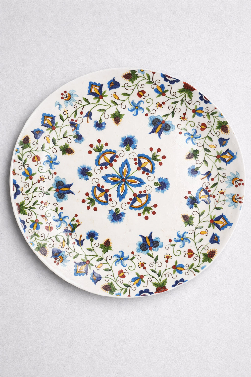 Farfurie decorativă cu motive florale tradiționale H000441