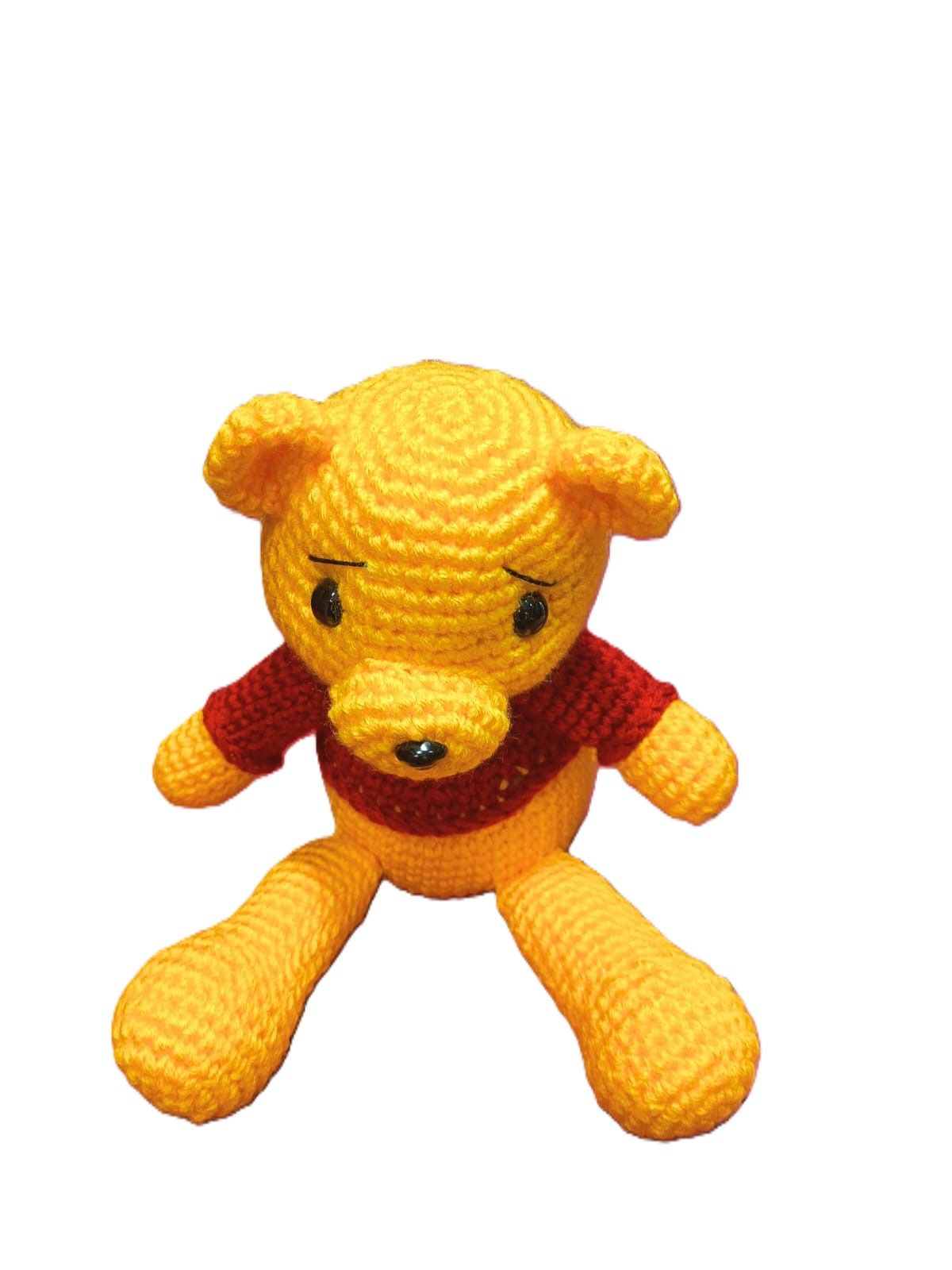 Jucărie Croșetată Winnie the Pooh Handmade – Galben & Roșu