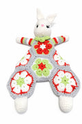 Iepuraș Croșetat Multicolor – Jucărie Handmade cu Model Floral Granny
