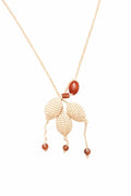 Colier handmade multicolor, potrivit pentru ținute casual sau creative