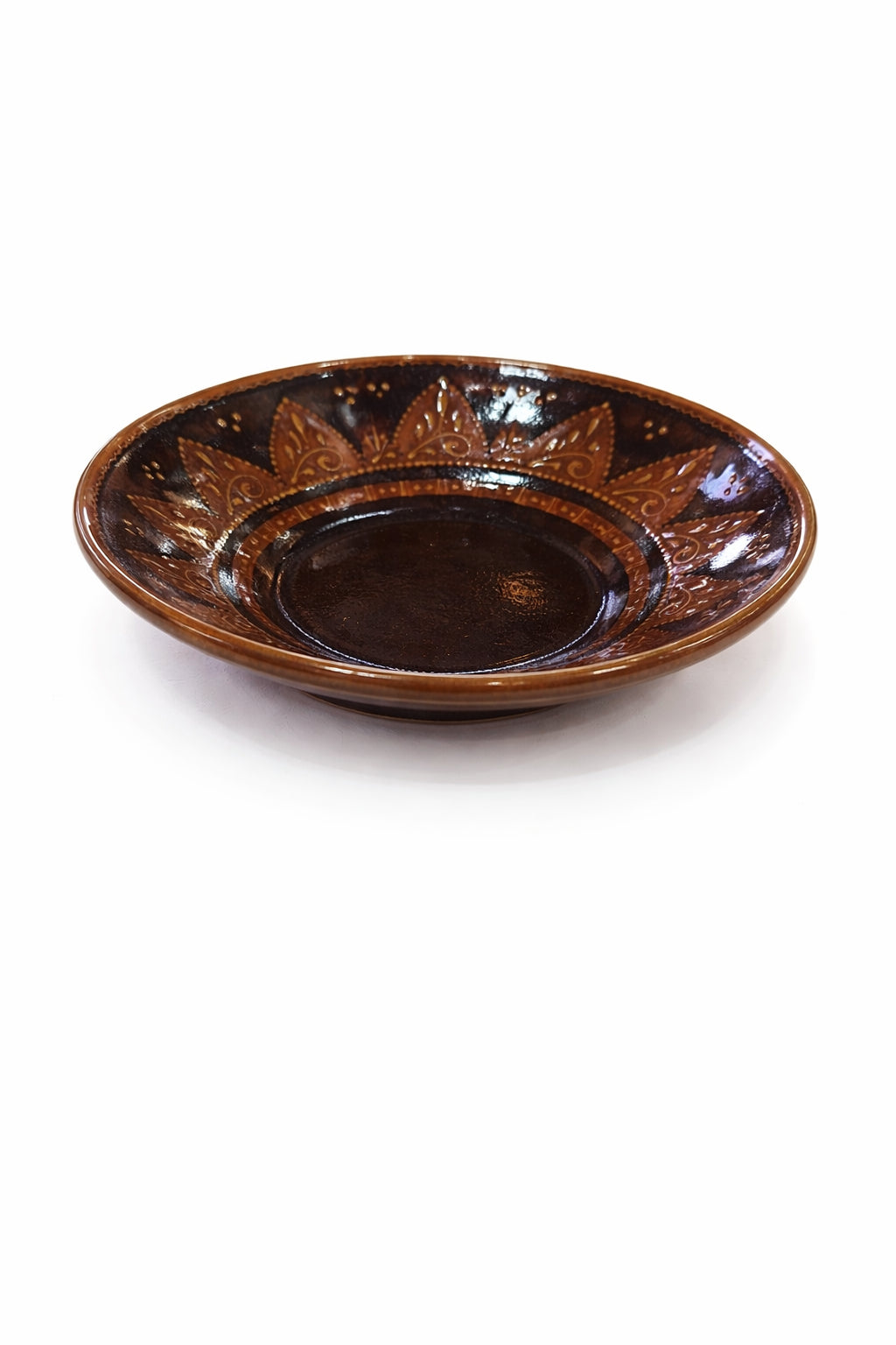 Farfurie ceramică decorativă maro, cu model floral în relief