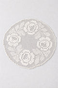 Mileu Croșetat Manual Alb Crem – Model Floral Rotund 16x17 cm