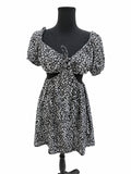 Rochie Bershka, scurtă neagră cu imprimeu floral alb, M
