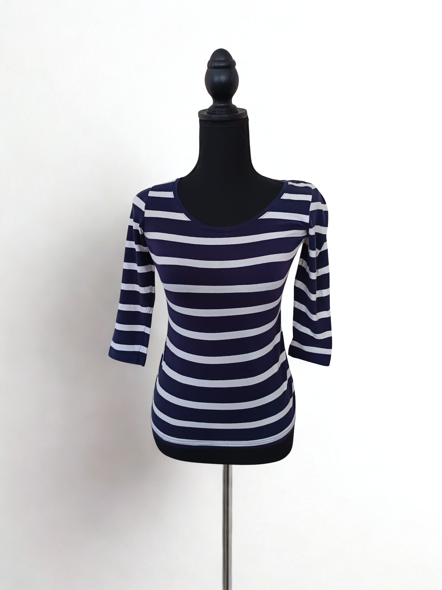 Bluză alb-negru în dungi pentru femei