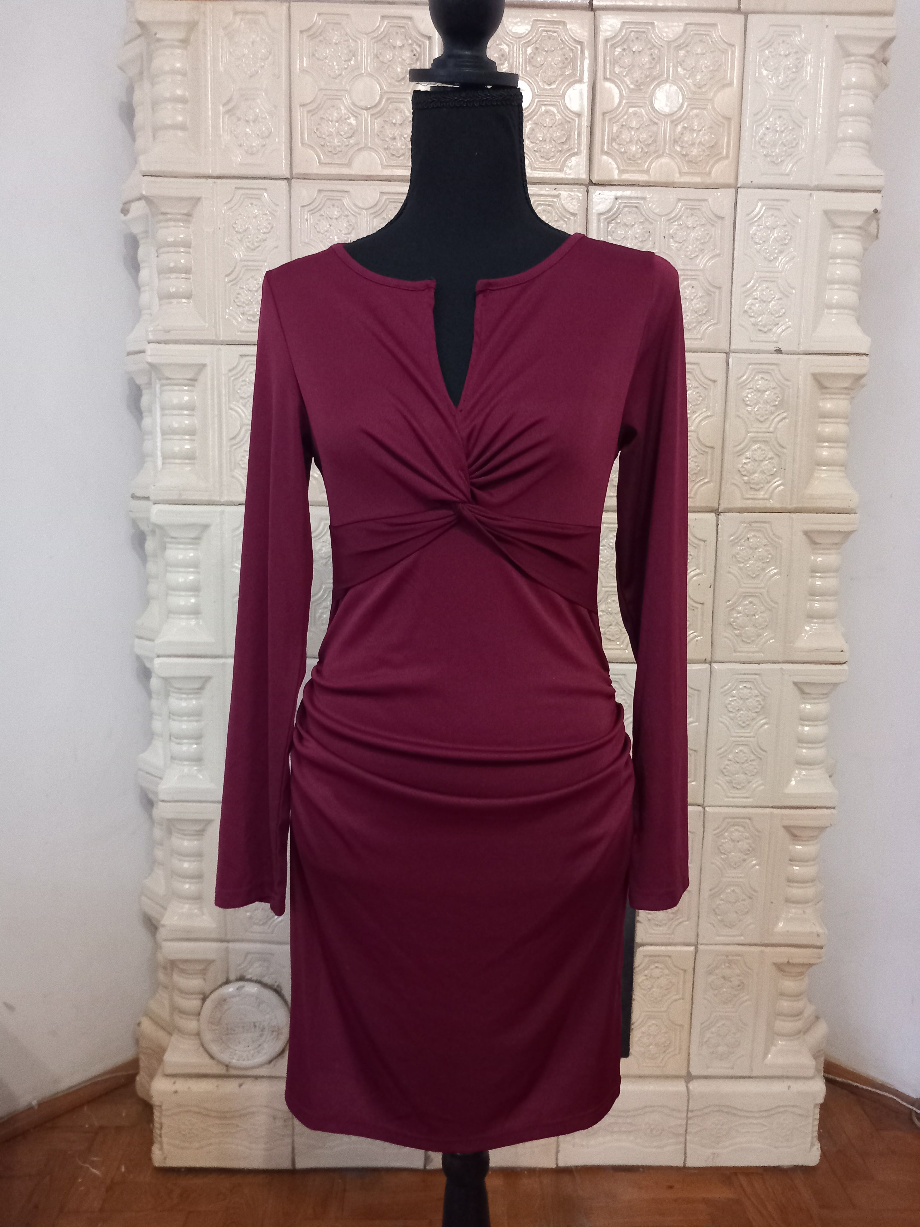 Rochie bordo cu mânecă lungă